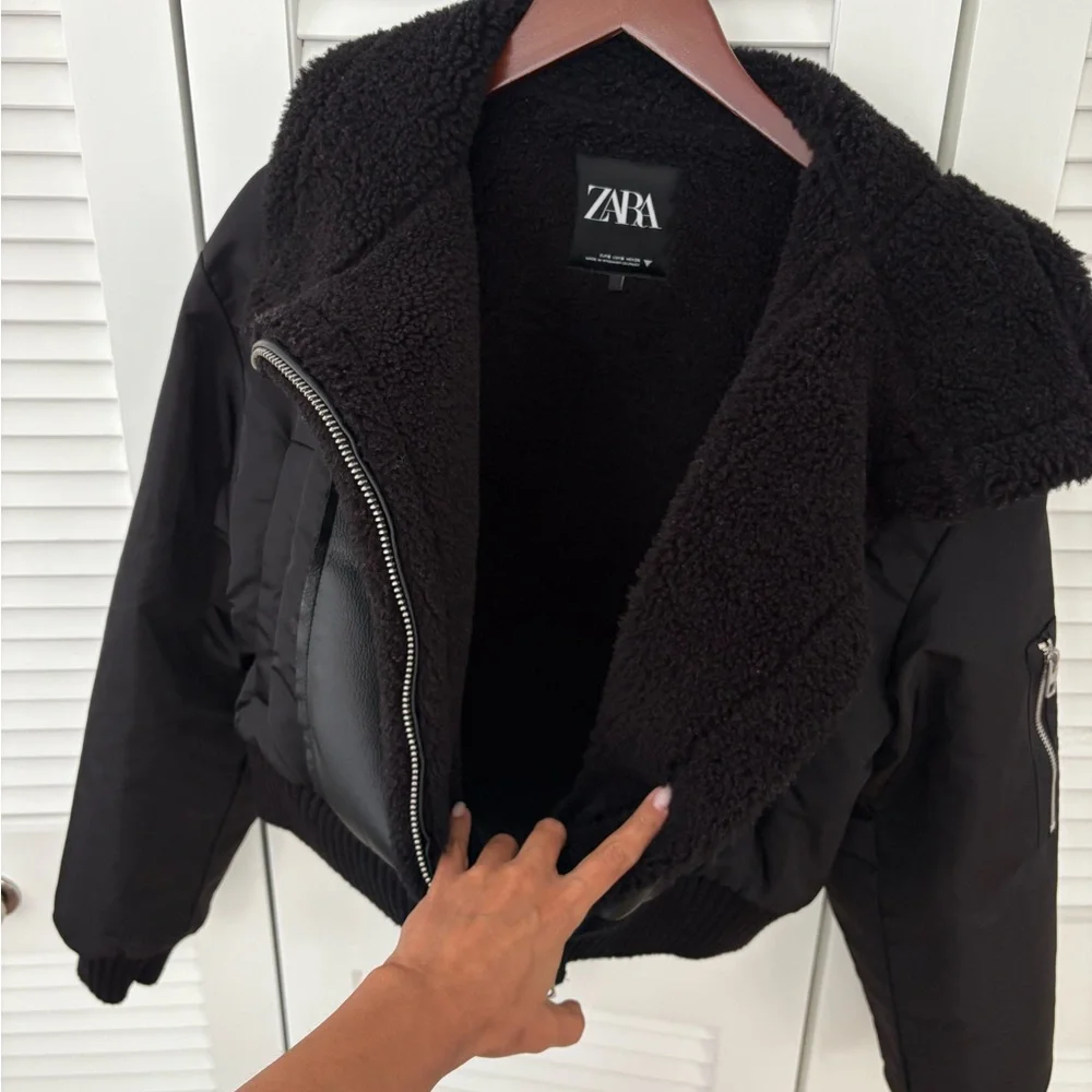 Zara Black Bomber Jacket with Shearling Detail - Picture 8 of 9